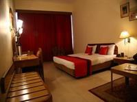 Oyo Premium Sector 26 Madhya Marg Hotel Chandigarh Exterior photo