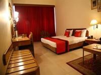 Oyo Premium Sector 26 Madhya Marg Hotel Chandigarh Exterior photo