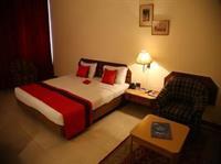 Oyo Premium Sector 26 Madhya Marg Hotel Chandigarh Exterior photo